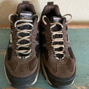 Shoes/sketchers men work shoe.